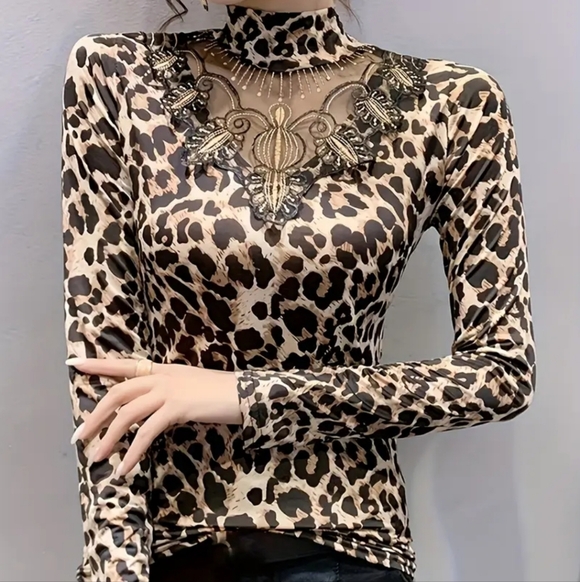 Georgeous Leopard Print Cut Out SheerNeck Blouse. Turtle Neck  Neckline. - Picture 6 of 6